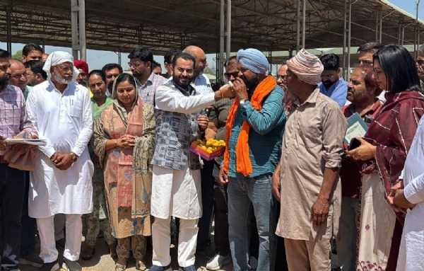 ਫਾਜ਼ਿਲਕਾ ਦੇ ਵਿਧਾਇਕ ਨੇ ਦਾਣਾ ਮੰਡੀ ਫਾਜ਼ਿਲਕਾ ਵਿਖੇ ਕਣਕ ਦੀ ਖ਼ਰੀਦ ਸ਼ੁਰੂ ਕਰਵਾਈ