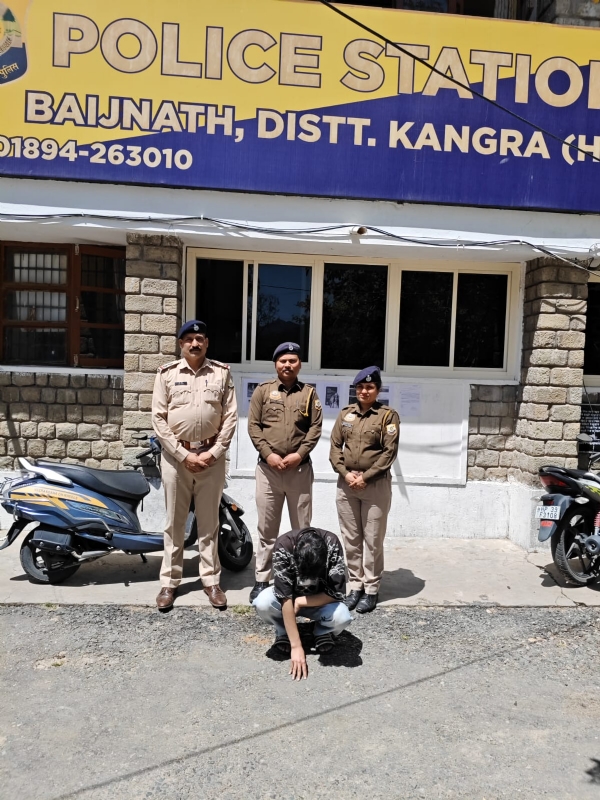 ਗ੍ਰਿਫ਼ਤਾਰ ਮੁਲਜ਼ਮ ਪੁਲਿਸ ਹਿਰਾਸਤ ਵਿੱਚ ਗ੍ਰਿਫ਼ਤਾਰ ਮੁਲਜ਼ਮ ਪੁਲਿਸ ਹਿਰਾਸਤ ਵਿੱਚ