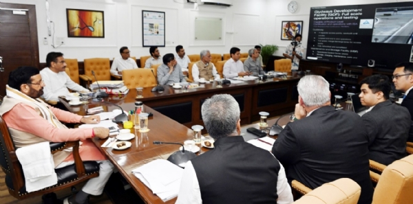 ਜਾਪਾਨ ਅਤੇ ਅਮਰੀਕੀ ਦੀ ਕੰਪਨੀ ਦੇ ਅਧਿਕਾਰੀਆਂ ਨਾਲ ਮੀਟਿੰਗ ਕਰਦੇ ਹੋਏ ਮੁੱਖ ਮੰਤਰੀ ਨਾਇਬ ਸਿੰਘ ਸੈਣੀ। ਜਾਪਾਨ ਅਤੇ ਅਮਰੀਕੀ ਦੀ ਕੰਪਨੀ ਦੇ ਅਧਿਕਾਰੀਆਂ ਨਾਲ ਮੀਟਿੰਗ ਕਰਦੇ ਹੋਏ ਮੁੱਖ ਮੰਤਰੀ ਨਾਇਬ ਸਿੰਘ ਸੈਣੀ।