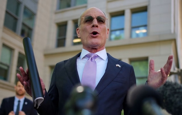 ਬਟਕ ਤੋਂ ਬਾਅਦ ਮੀਡੀਆ ਨਾਲ ਗੱਲਬਾਤ ਕਰਦੇ ਹੋਏ ਸੰਯੁਕਤ ਰਾਜ ਅਮਰੀਕਾ ਵਿੱਚ ਇਜ਼ਰਾਈਲੀ ਰਾਜਦੂਤ ਯੇਚੀਲ ਲੀਟਰ