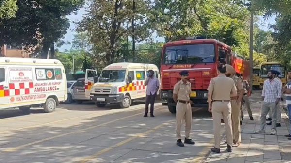 ਪੁਲਿਸ ਤੇ ਬੰਬ ਸਕਵਾਡ ਮੌਕੇ ‘ਤੇ ਤੈਨਾਤ।