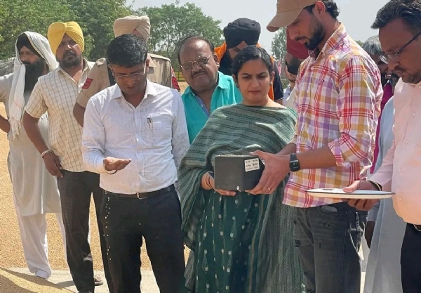 ਦਾਣਾ ਮੰਡੀ ਵਿੱਚ ਕਣਕ ਖਰੀਦ ਪ੍ਰਬੰਧਾਂ ਦਾ ਜਾਇਜ਼ਾ ਲੈਂਦੇ ਹੋਏ ਡਿਪਟੀ ਕਮਿਸ਼ਨਰ ਦੀਪਸ਼ਿਖਾ ਸ਼ਰਮਾ