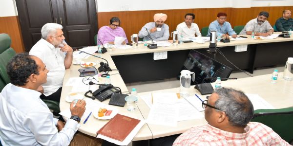 ਮੰਤਰੀ ਲਾਲ ਚੰਦ ਕਟਾਰੂਚੱਕ ਨੇ ਡੀਐਫਐਸਸੀਜ਼ ਨੂੰ ਨਿੱਜੀ ਤੌਰ 