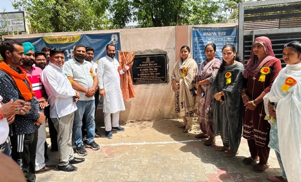 ਉਦਘਾਟਨ ਕਰਦੇ ਹੋਏ ਵਿਧਾਇਕ ਨਰਿੰਦਰਪਾਲ ਸਵਨਾ ਅਤੇ ਹੋਰ