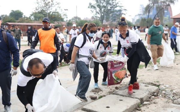 ਸ਼੍ਰਮ ਸੰਸਕ੍ਰਿਤੀ ਪਾਰਟੀ ਦੇ ਸੰਸਦ ਮੈਂਬਰਾਂ ਵੱਲੋਂ ਸ਼੍ਰਮਦਾਨ ਦੀ ਤਸਵੀਰ