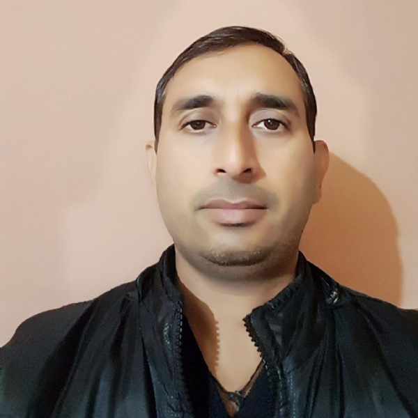 ਆਰਿਫ਼ ਜਾਣਕਾਰੀ ਦਿੰਦੇ ਹੋਏ।