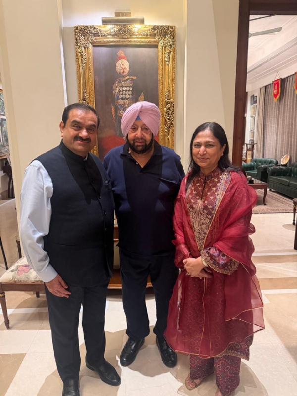 ਸਾਬਕਾ ਮੁੱਖ ਮੰਤਰੀ ਕੈਪਟਨ ਅਮਰਿੰਦਰ ਸਿੰਘ ਨੇ ਉਦਯੋਗਪਤੀ ਗੌਤਮ ਅਡਾਨੀ ਸਾਬਕਾ ਮੁੱਖ ਮੰਤਰੀ ਕੈਪਟਨ ਅਮਰਿੰਦਰ ਸਿੰਘ ਨੇ ਉਦਯੋਗਪਤੀ ਗੌਤਮ ਅਡਾਨੀ