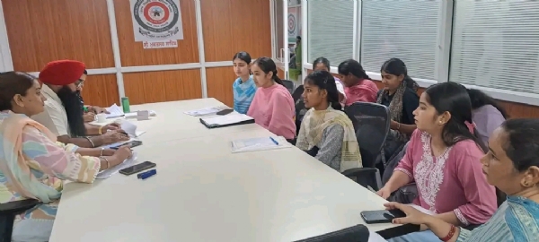 ਜ਼ਿਲ੍ਹਾ ਰੋਜ਼ਗਾਰ ਅਤੇ ਕਾਰੋਬਾਰ ਬਿਊਰੋ, ਸ੍ਰੀ ਮੁਕਤਸਰ ਸਾਹਿਬ ਵਿਖੇ ਆਯੋਜਿਤ ਪਲੇਸਮੈਂਟ ਕੈਂਪ ’ਚ ਹਿੱਸਾ ਲੈਂਦੇ ਭਾਗੀਦਾਰ।