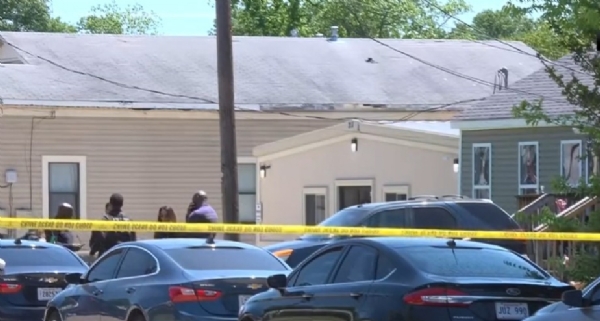 ਪੁਲਿਸ ਨੇ ਸ਼੍ਰੇਵਪੋਰਟ, ਲੁਈਸਿਆਨਾ ਵਿੱਚ ਘਟਨਾ ਸਥਾਨ ਨੂੰ ਘੇਰ ਲਿਆ ਹੈ। ਫੋਟੋ, ਵੀਡੀਓ, ਅਤੇ ਕੈਪਚਰ