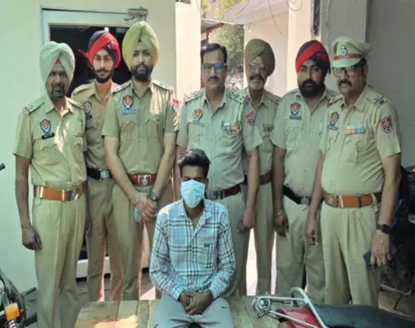 ਪੁਲਿਸ ਹਿਰਾਸਤ ’ਚ ਮੁਲਜ਼ਮ।