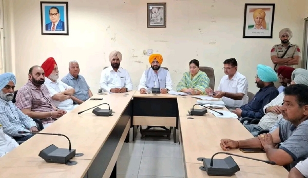 ਮੀਟਿੰਗ ਦੌਰਾਨ ਕੈਬਨਿਟ ਮੰਤਰੀ ਤਰੁਨਪ੍ਰੀਤ ਸਿੰਘ ਸੌਂਦ