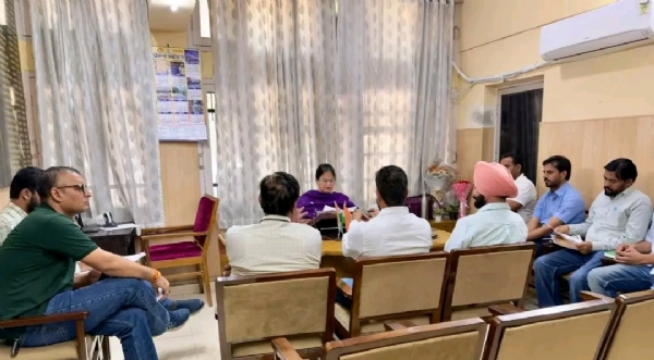 ਮੁੱਖ ਖੇਤੀਬਾੜੀ ਅਫਸਰ ਡਾ. ਹਰਪ੍ਰੀਤਪਾਲ ਕੌਰ ਬੈਠਕ ਦੀ ਅਗਵਾਈ ਕਰਦੇ ਹੋਏ।