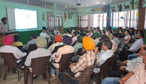 ਜਣਗਣਨਾ ਨਾਲ ਸਬੰਧਤ ਕੰਮ ਨੂੰ ਨੇਪਰੇ ਚਾੜ੍ਹਨ ਸਬੰਧੀ ਆਯੋਜਿਤ ਸਿਖਲਾਈ ਕੈਂਪ