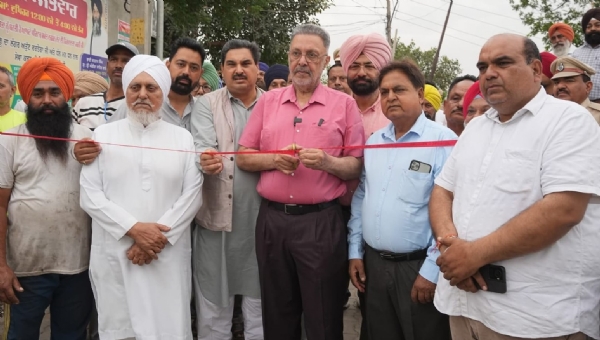 ਡਾ. ਬਲਬੀਰ ਸਿੰਘ ਨੇ 28 ਲੱਖ ਰੁਪਏ ਦੀ ਲਾਗਤ ਨਾਲ ਬਣਨ ਵਾਲੀ ਸੜਕ ਦਾ ਰੱਖਿਆ ਨੀਂਹ ਪੱਥਰ