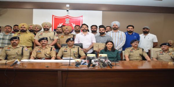 ਸ਼ੰਭੂ ਰੇਲਵੇ ਟਰੈਕ ਬੰਬ ਧਮਾਕੇ ਮਾਮਲੇ ’ਚ ਚਾਰ ਗ੍ਰਿਫ਼ਤਾਰ, ਹਥਿਆਰ ਅਤੇ ਗੋਲਾ ਬਾਰੂਦ ਬਰਾਮਦ