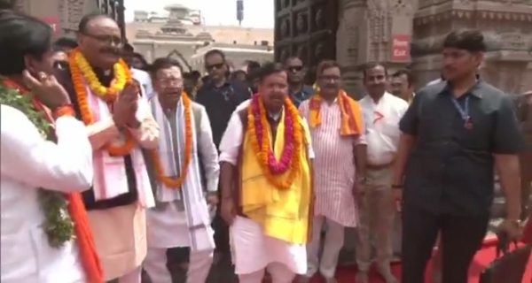 ਪੱਤਰਕਾਰਾਂ ਨਾਲ ਗੱਲਬਾਤ ਕਰਨ ਤੋਂ ਪਹਿਲਾਂ ਭਾਜਪਾ ਦੇ ਰਾਸ਼ਟਰੀ ਪ੍ਰਧਾਨ ਨਿਤਿਨ ਨਵੀਨ