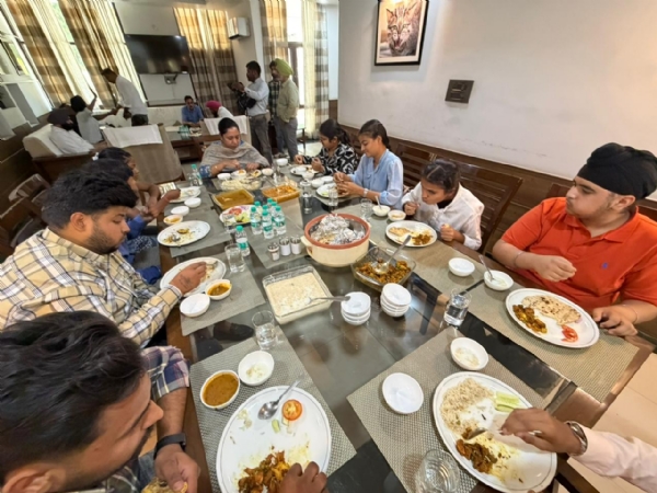 ਬੱਚਿਆਂ ਨਾਲ ਮੰਤਰੀ ਡਾ. ਬਲਜੀਤ ਕੌਰ।