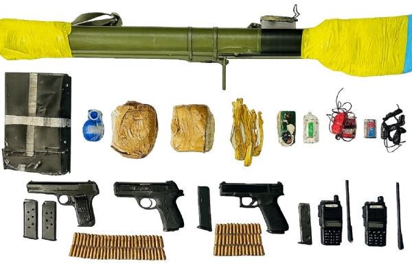 ਬਰਾਮਦ ਕੀਤੇ ਹਥਿਆਰ।