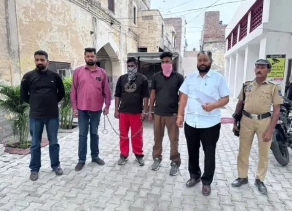 ਸਟੇਟ ਸਪੈਸ਼ਲ ਓਪਰੇਸ਼ਨ ਸੈੱਲ ਦੀ ਹਿਰਾਸਤ ’ਚ ਮੁਲਜ਼ਮ।