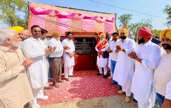 ਵਿਕਾਸ ਕਾਰਜਾਂ ਦਾ ਨੀਂਹ ਪੱਥਰ ਰੱਖਦੇ ਕੈਬਨਿਟ ਮੰਤਰੀ ਗੁਰਮੀਤ ਸਿੰਘ ਖੁੱਡੀਆਂ