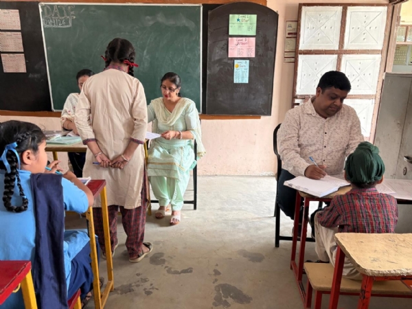 ਸਕੂਲਾਂ ਦਾ ਦੌਰਾ ਕਰਦੇ ਹੋਏ ਡਾਇਰੈਕਟਰ ਐਸ.ਸੀ.ਈ.ਆਰ.ਟੀ. ਕਿਰਨ ਸ਼ਰਮਾ ਤੇ ਟੀਮ।