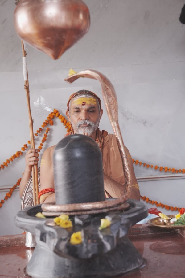 ਸ਼ੰਕਰਾਚਾਰੀਆ ਸਵਾਮੀ ਅਵਿਮੁਕਤੇਸ਼ਵਰਾਨੰਦ