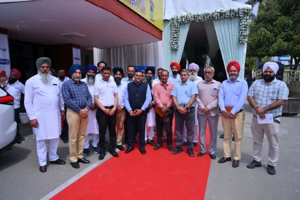 ਐੱਨ.ਡੀ.ਡੀ.ਬੀ. ਦੇ ਚੇਅਰਮੈਨ ਡਾ. ਮਨੇਸ਼ ਸ਼ਾਹ ਵੱਲੋਂ ਵੇਰਕਾ ਮਿਲਕ ਪਲਾਂਟ ਦਾ ਦੌਰਾ