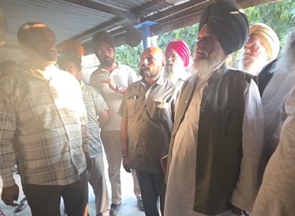 ਗੱਲਬਾਤ ਕਰਦੇ ਡਾਕਟਰ ਅਵਤਾਰ ਸਿੰਘ ਕਰੀਮਪੁਰੀ