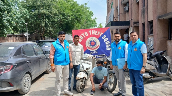 ਵਾਹਨ ਚੋਰੀ ਦੇ ਮਾਮਲੇ ਵਿੱਚ ਗ੍ਰਿਫ਼ਤਾਰ ਕੀਤੇ ਗਏ ਮੁਲਜ਼ਮ ਦੀ ਫੋਟੋ।