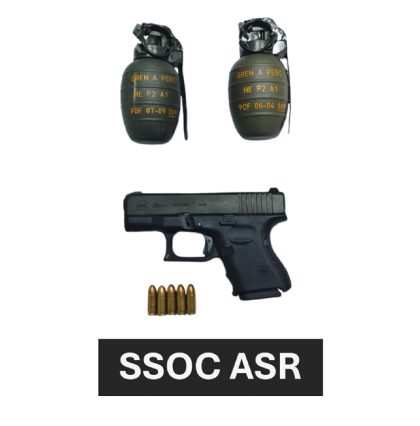 ਮੁਲਜ਼ਮਾਂ ਕੋਲੋਂ ਬਰਾਮਦ ਦੋ ਹੈਂਡ ਗ੍ਰਨੇਡ, ਗਲੌਕ ਪਿਸਤੌਲ ਮੁਲਜ਼ਮਾਂ ਕੋਲੋਂ ਬਰਾਮਦ ਦੋ ਹੈਂਡ ਗ੍ਰਨੇਡ, ਗਲੌਕ ਪਿਸਤੌਲ