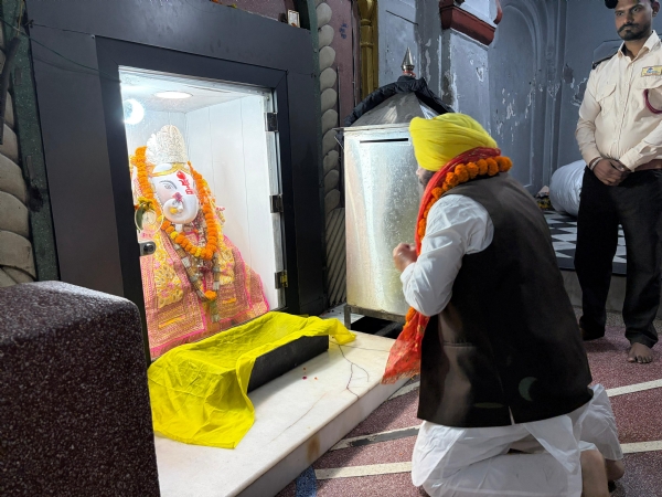 ਧਾਰਮਿਕ ਸਥਾਨ ’ਤੇ ਨਤਮਸਤਕ ਹੁੰਦੇ ਹਰਭਜਨ ਸਿੰਘ ਈਟੀਓ