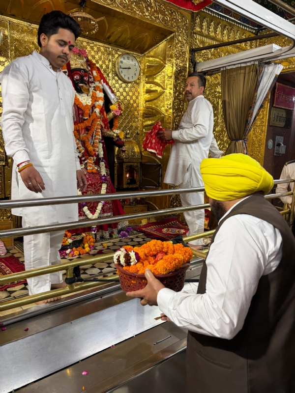 ਧਾਰਮਿਕ ਸਥਾਨ ’ਤੇ ਨਤਮਸਤਕ ਹੁੰਦੇ ਹਰਭਜਨ ਸਿੰਘ ਈਟੀਓ