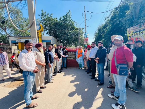 ਉਦਘਾਟਨ ਕਰਦੇ ਹੋਏ ਵਿਧਾਇਕ ਛੀਨਾ।