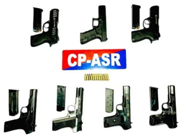 ਬਰਾਮਦ ਕੀਤੇ ਹਥਿਆਰ। ਬਰਾਮਦ ਕੀਤੇ ਹਥਿਆਰ।