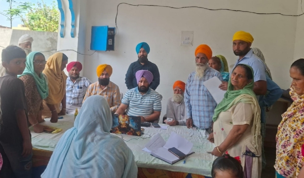 ਕੋਟਲਾ ਸ਼ਾਹੀਆ ਵਿਖੇ ਹੈਲਥ ਕਾਰਡ ਬਣਾਉਣ ਲਈ ਲੱਗਿਆ ਵਿਸ਼ੇਸ਼ ਕੈਂਪ ਕੋਟਲਾ ਸ਼ਾਹੀਆ ਵਿਖੇ ਹੈਲਥ ਕਾਰਡ ਬਣਾਉਣ ਲਈ ਲੱਗਿਆ ਵਿਸ਼ੇਸ਼ ਕੈਂਪ