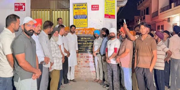 ਵਿਧਾਇਕ ਸ਼ੈਰੀ ਕਲਸੀ ਨੇ ਸੁੰਦਰ ਨਗਰ ਵਿਖੇ ਐਲ.ਈ.ਡੀ ਸਟ੍ਰੀਟ ਲਾਈਟ ਲਾਉਣ ਦਾ ਉਦਘਾਟਨ ਕੀਤਾ