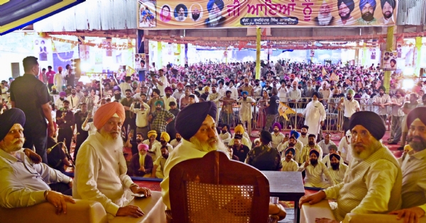 ਸਮਾਗਮ ਦੌਰਾਨ ਸੁਖਬੀਰ ਬਾਦਲ ਅਤੇ ਹੋਰ ਸੀਨੀਅਰ ਆਗੂ।