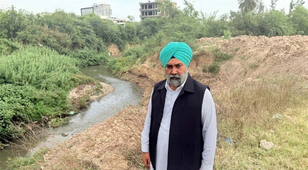 ਕੁਲਜੀਤ ਸਿੰਘ ਬੇਦੀ ਜਾਣਕਾਰੀ ਦਿੰਦੇ ਹੋਏ।