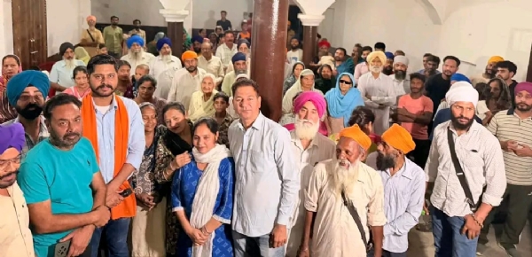 ਵਿਧਾਇਕ ਸ਼ੈਰੀ ਕਲਸੀ ਨੇ ਵਾਰਡ ਨੰਬਰ 49, ਸ਼ੁਕਰਪੁਰਾ ਵਿਖੇ ਗਲੀ ਦਾ ਉਦਘਾਟਨ ਕੀਤਾ