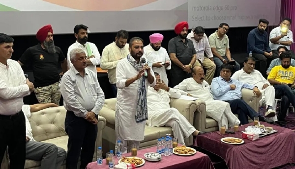 ਮੀਟਿੰਗ ਨੂੰ ਸੰਬੋਧਨ ਕਰਦੇ ਸਾਬਕਾ ਵਿਧਾਇਕ ਰਮਿੰਦਰ ਸਿੰਘ ਆਵਲਾ ਮੀਟਿੰਗ ਨੂੰ ਸੰਬੋਧਨ ਕਰਦੇ ਸਾਬਕਾ ਵਿਧਾਇਕ ਰਮਿੰਦਰ ਸਿੰਘ ਆਵਲਾ