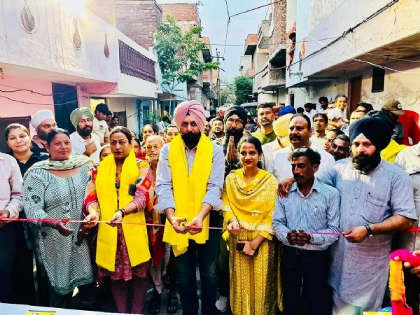 ਕਰਮਜੀਤ ਸਿੰਘ ਰਿੰਟੂ ਨੇ ਰਾਮਨਗਰ ਪੰਚਾਇਤ ਵਿੱਚ ਸੜਕਾਂ ਅਤੇ ਗਲੀਆਂ ਬਣਾਉਣ ਦੇ ਵਿਕਾਸ ਕਾਰਜ ਦਾ ਉਦਘਾਟਨ ਕੀਤਾ