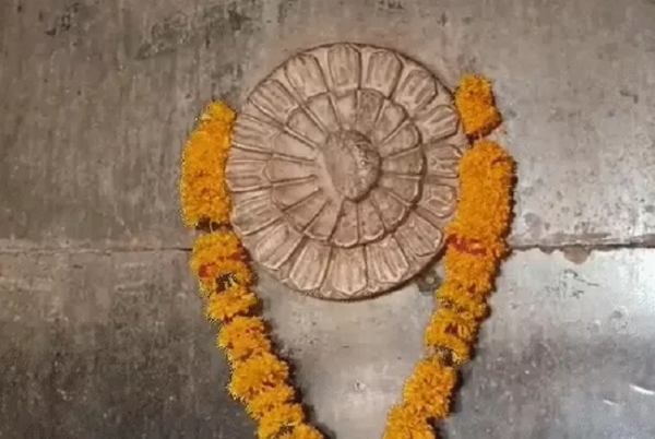 ਭੋਜਸ਼ਾਲਾ ਵਿੱਚ ਹਨੂੰਮਾਨ ਚਾਲੀਸਾ ਦੇ ਪਾਠ ਨਾਲ ਪੂਜਾ ਕੀਤੀ ਗਈ। ਭੋਜਸ਼ਾਲਾ ਵਿੱਚ ਹਨੂੰਮਾਨ ਚਾਲੀਸਾ ਦੇ ਪਾਠ ਨਾਲ ਪੂਜਾ ਕੀਤੀ ਗਈ।