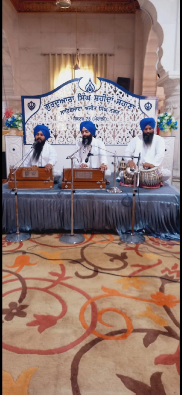 ਕੀਰਤਨ ਕਰਦਾ ਹੋਇਆ ਜਥਾ