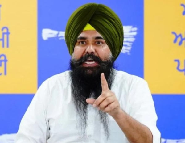 ਸੰਸਦ ਮੈਂਬਰ ਮਾਲਵਿੰਦਰ ਸਿੰਘ ਕੰਗ ਸੰਸਦ ਮੈਂਬਰ ਮਾਲਵਿੰਦਰ ਸਿੰਘ ਕੰਗ