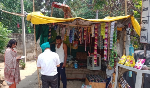 ਚਲਾਨ ਕੱਟਦੇ ਹੋਏ ਏ.ਐੱਚ.ਓ. ਡਾ. ਇੰਦਰਪ੍ਰੀਤ ਰੰਧਾਵਾ