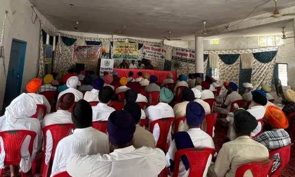 ਨੌਸ਼ਹਿਰਾ ਪੰਨੂਆਂ ਵਿਖੇ ਬਲਾਕ ਪੱਧਰੀ ਕਿਸਾਨ ਜਾਗਰੂਕਤਾ ਕੈਂਪ ਦਾ ਦ੍ਰਿਸ਼।