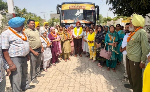 ਬੱਸ ਨੂੰ ਰਵਾਨਾ ਕਰਦੇ ਹੋਏ ਵਿਧਾਇਕ ਅਜੀਤ ਪਾਲ ਸਿੰਘ ਕੋਹਲੀ। ਬੱਸ ਨੂੰ ਰਵਾਨਾ ਕਰਦੇ ਹੋਏ ਵਿਧਾਇਕ ਅਜੀਤ ਪਾਲ ਸਿੰਘ ਕੋਹਲੀ।