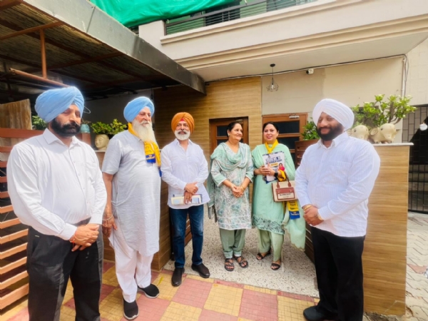 ਡੋਰ ਟੂ ਡੋਰ ਵੋਟ ਮੰਗਦੇ ਹੋਏ ਵਿਧਾਇਕ ਕੁਲਵੰਤ ਸਿੰਘ।