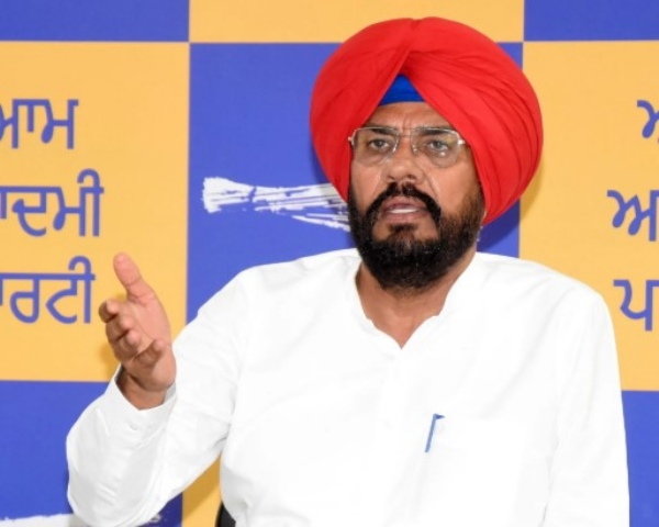ਕੁਲਦੀਪ ਸਿੰਘ ਧਾਲੀਵਾਲ