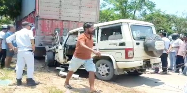 ਅਸਾਮ : ਗੁਹਾਟੀ ’ਚ ਅਰੁਣਾਚਲ ਸਰਕਾਰੀ ਦੀ ਗੱਡੀ ਦੀ ਟਰੱਕ ਨਾਲ ਟੱਕਰ, ਔਰਤ ਸਮੇਤ ਚਾਰ ਦੀ ਮੌਤ